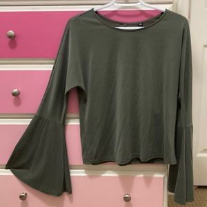 Design lab green long sleeve bell sleeve top
